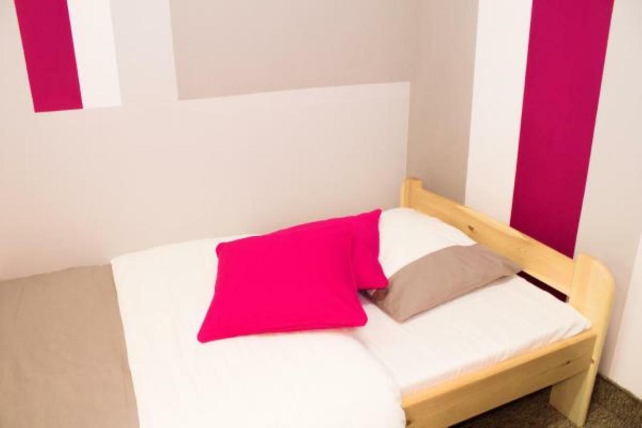 Amnezja Hostelヴロツワフ エクステリア 写真